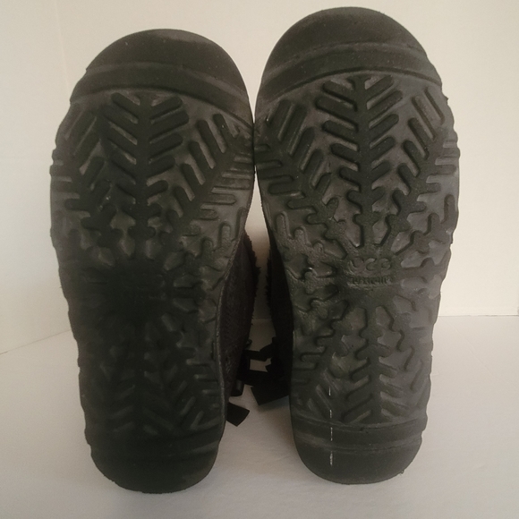 UGG Australia Snake Skin Pattern Bows Boots - Picture 13 of 14